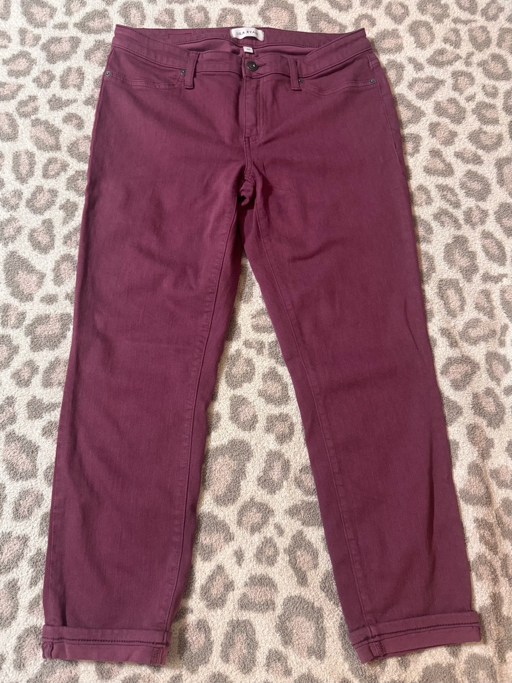 LILA RYAN Women's Boyfriend Jeans in Burgundy